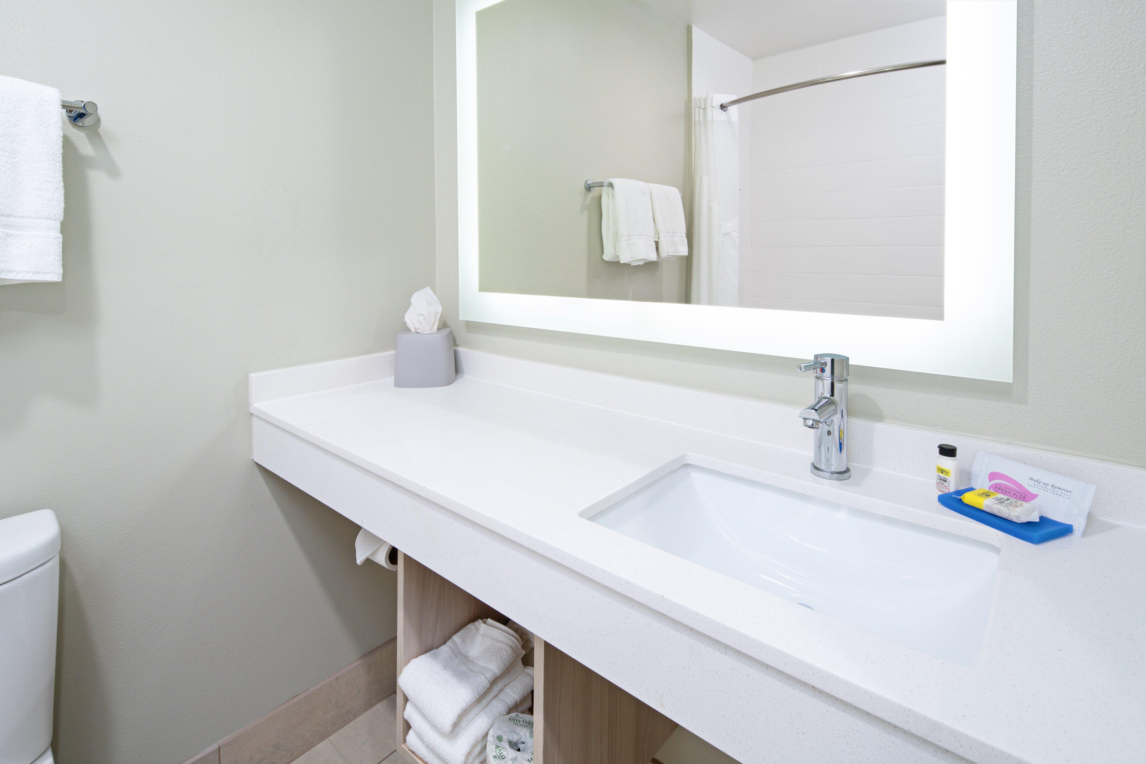 Holiday Inn Express & Suites Watsonville By Ihg Exterior foto