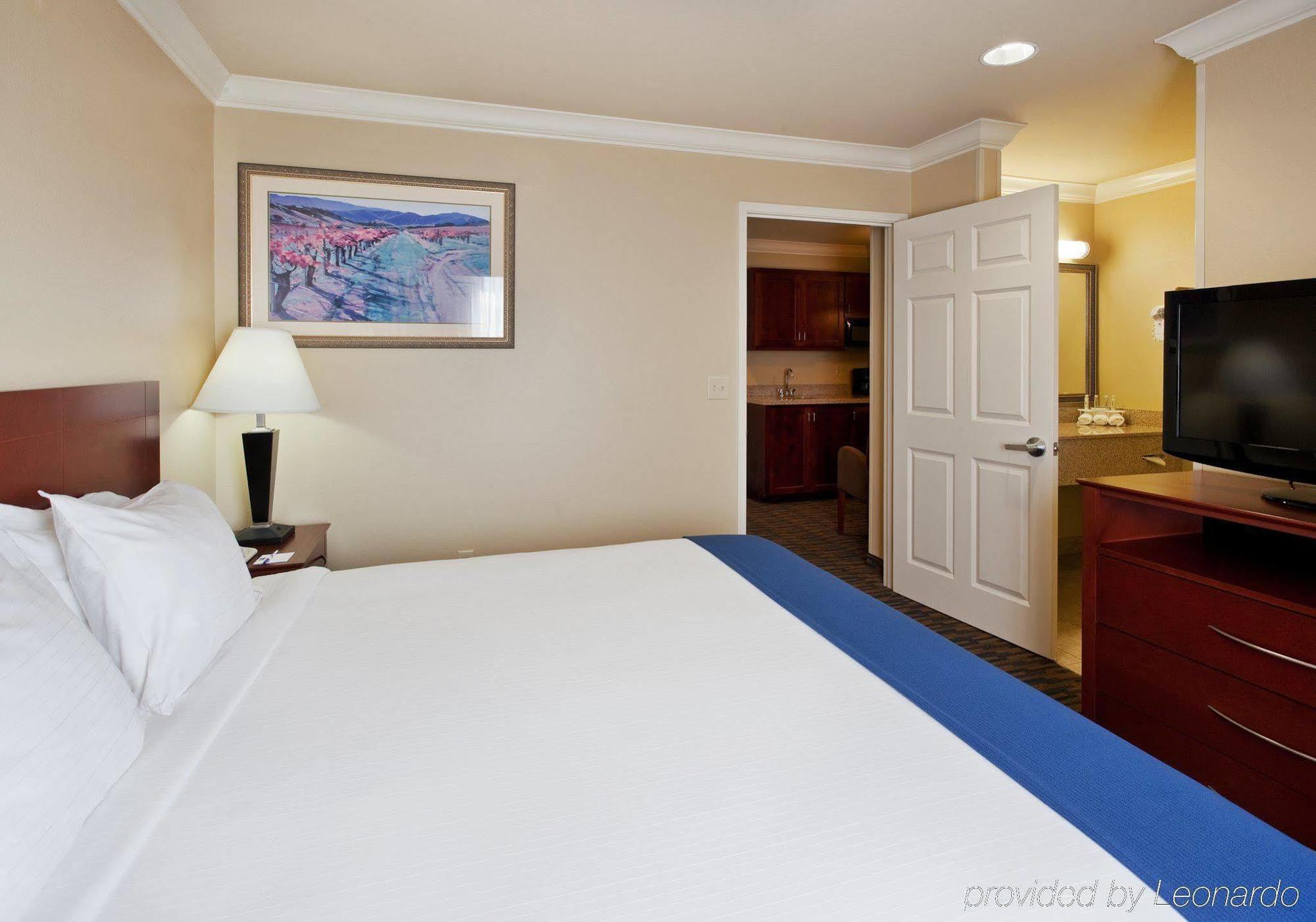 Holiday Inn Express & Suites Watsonville By Ihg Cameră foto