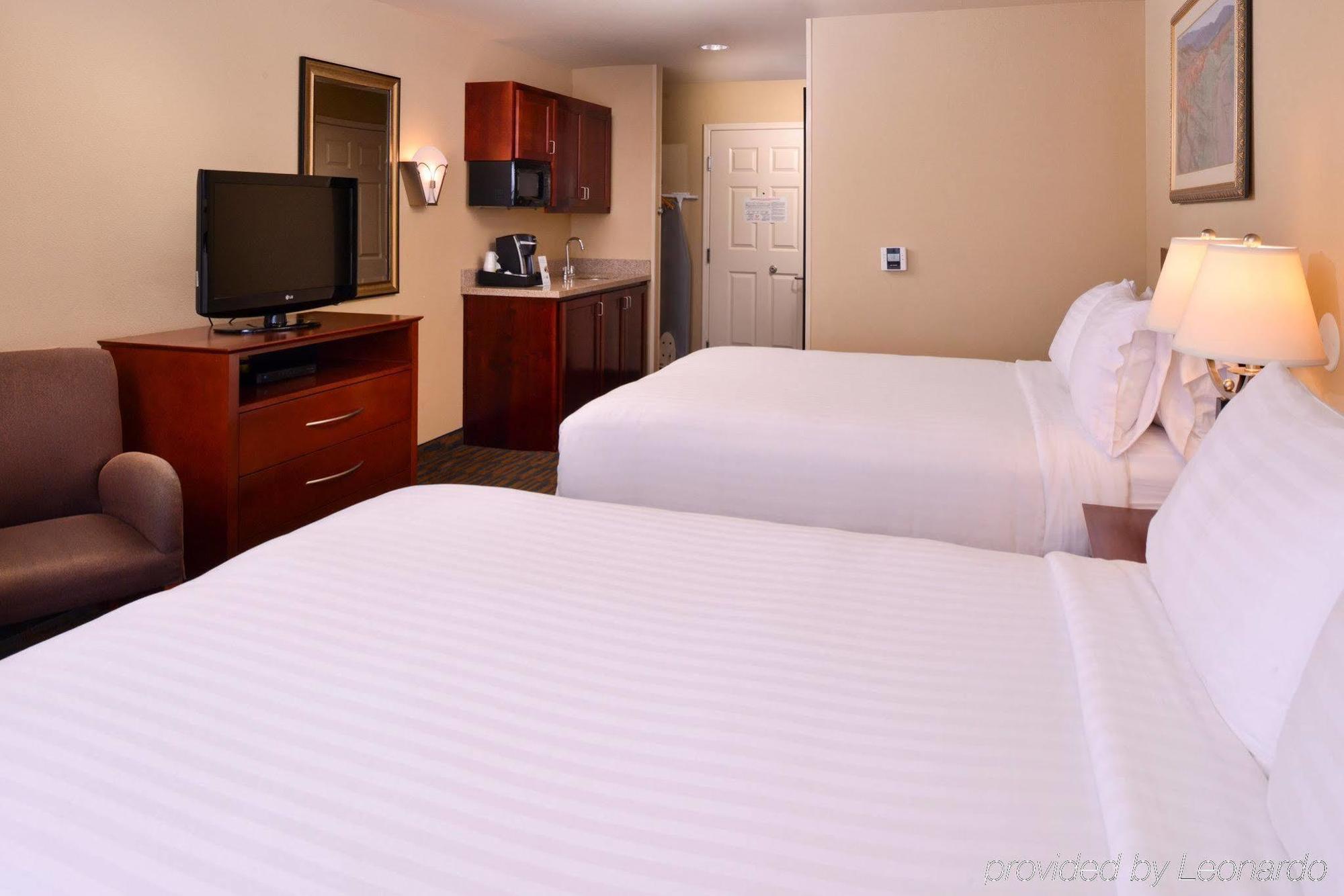 Holiday Inn Express & Suites Watsonville By Ihg Exterior foto